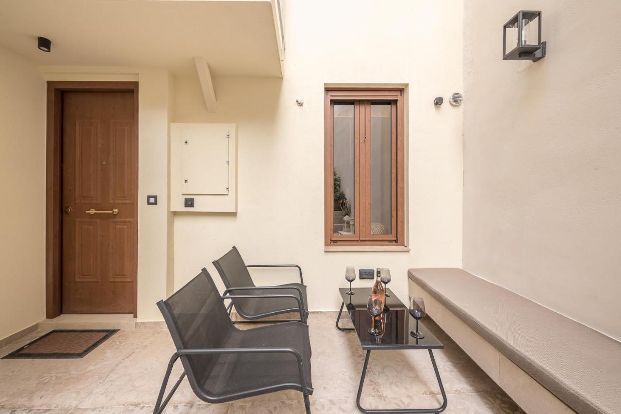 Apollonos 28 Luxury Suites Ateny Zewnętrze zdjęcie