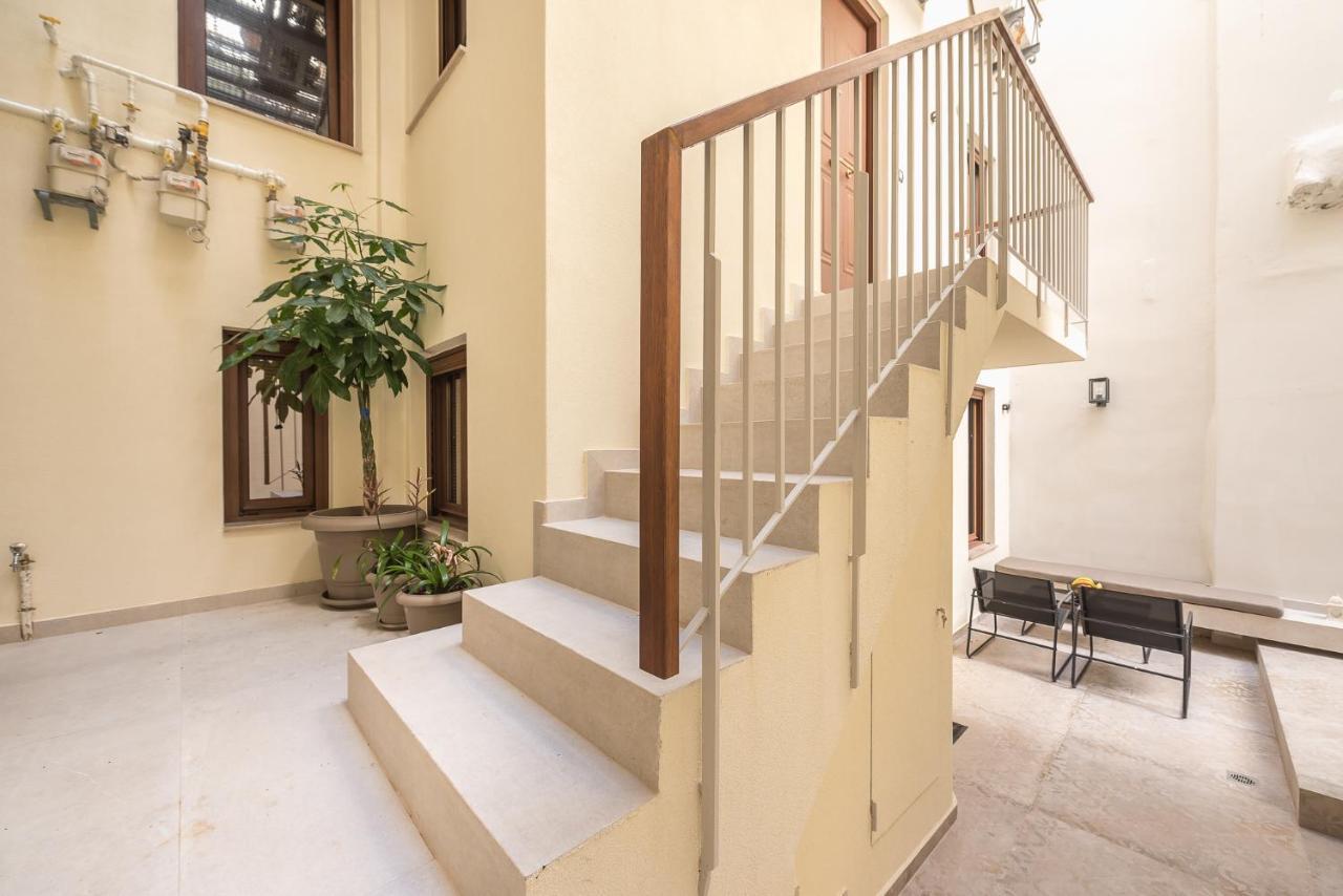 Apollonos 28 Luxury Suites Ateny Zewnętrze zdjęcie